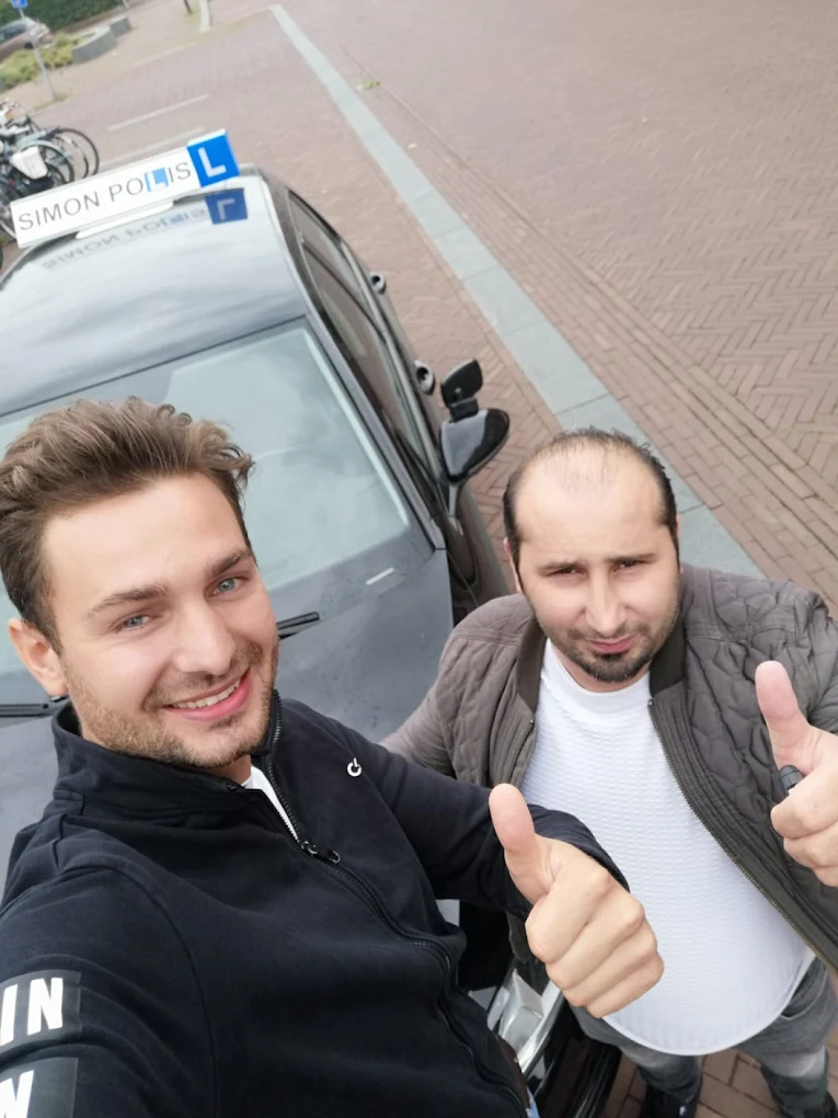 Geslaagde leerling bij autorijschool Simon Polis