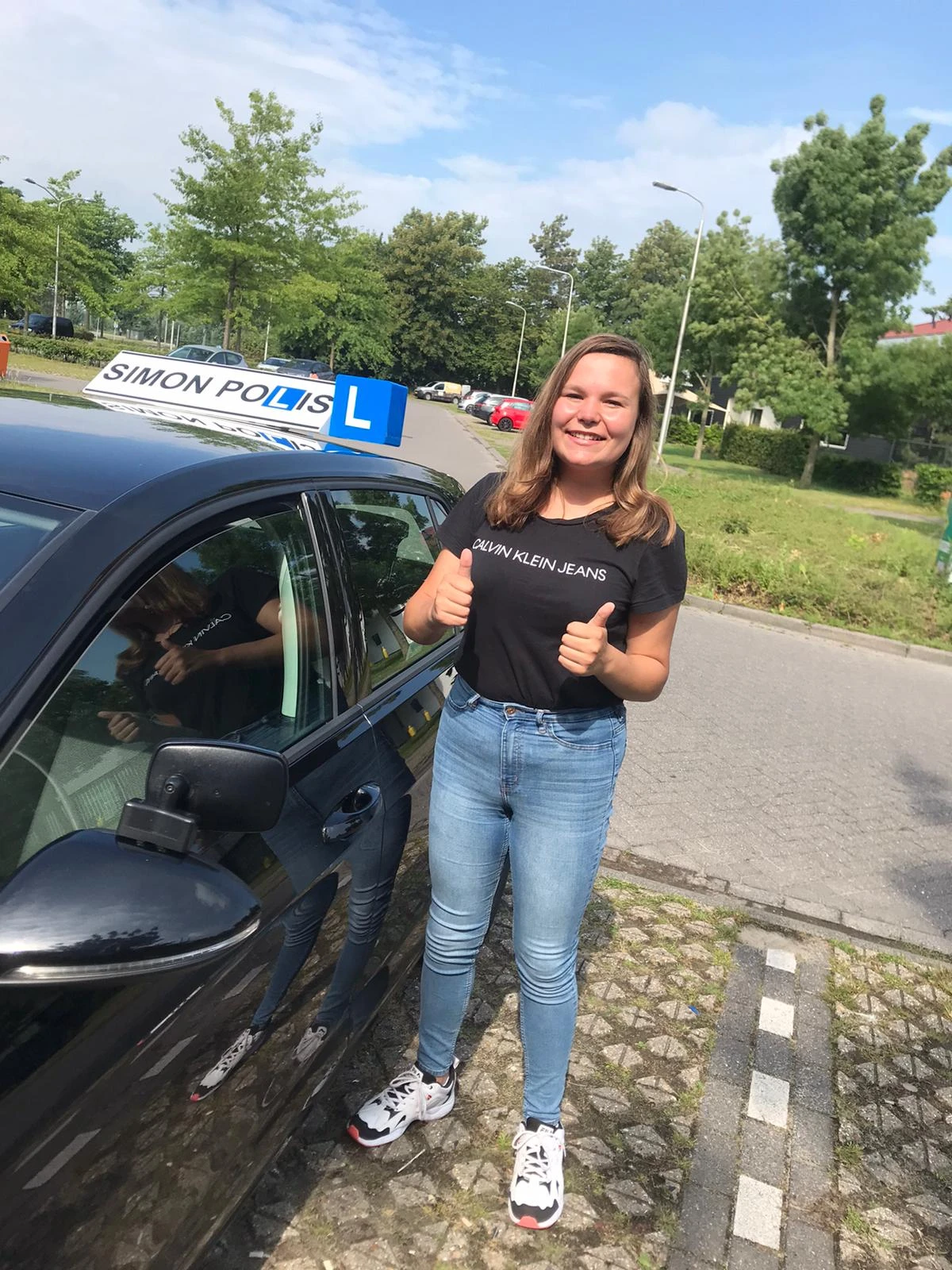 Geslaagde leerling Kim bij Autorijschool Simon Polis